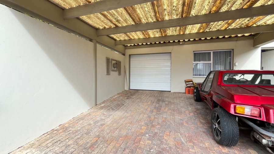 4 Bedroom Property for Sale in Hartenbos Central Western Cape